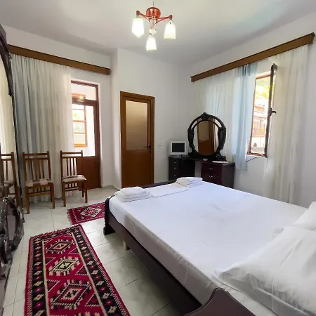 White Guest house Berat